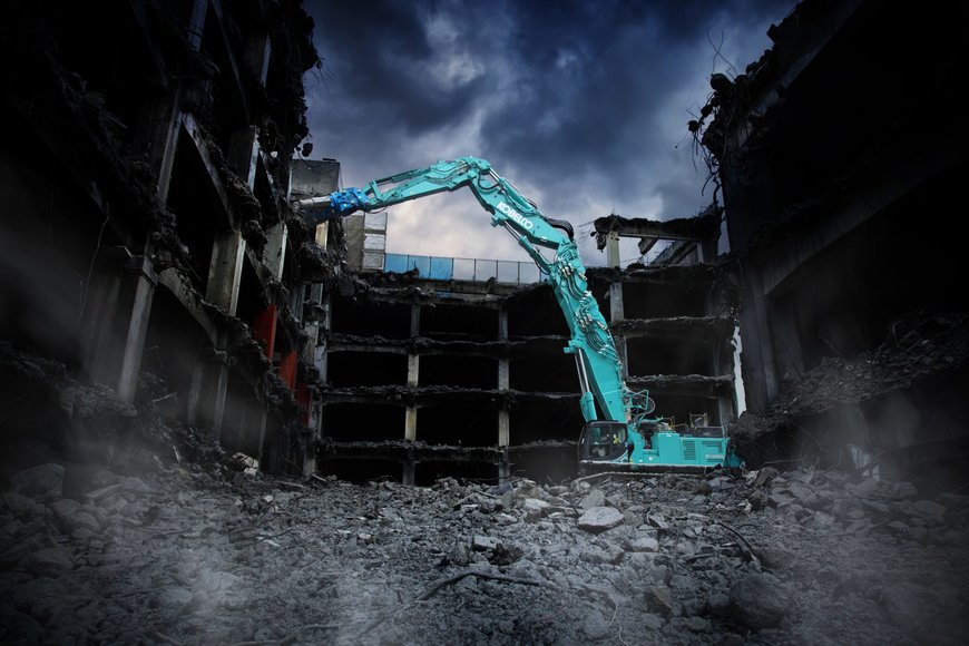 Larger tools, higher reach. Rebuilding the future with the Kobelco SK1300DLC
